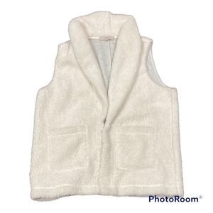Loft size medium fuzzy white vest. Perfect for layering. Super soft.